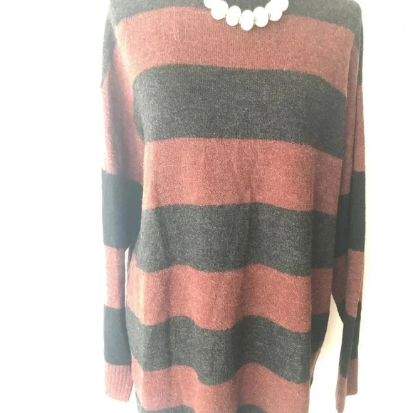 Treasure and Bond color block tunic sweater - Picture 9 of 10